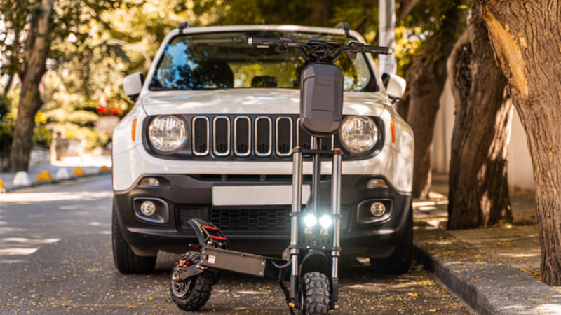 Elektrikli Scooter Aksesuarları: Kullanım Alanları ve Faydaları