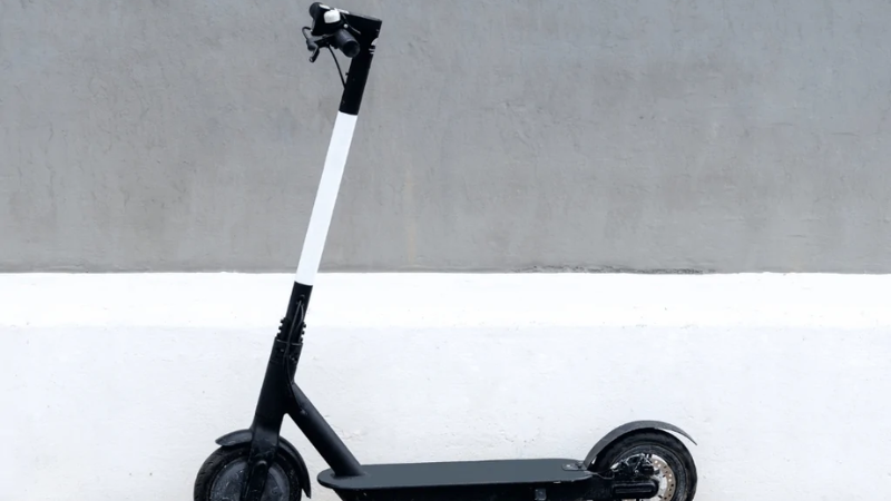 Yazın Elektrikli Scooter ile Şehir Turu: En İyi Rotalar