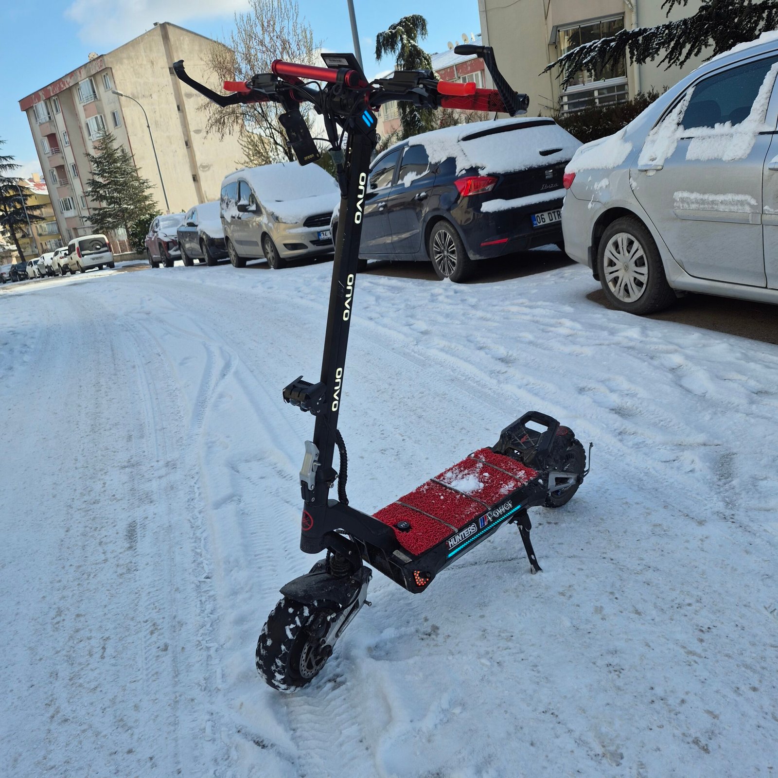 Arkadaşlar cihaz çok temizdir sadice sinyal kırıktır hepsi degil onlarıda ben alıp scooertla beraber gönderirim pazarlık olur