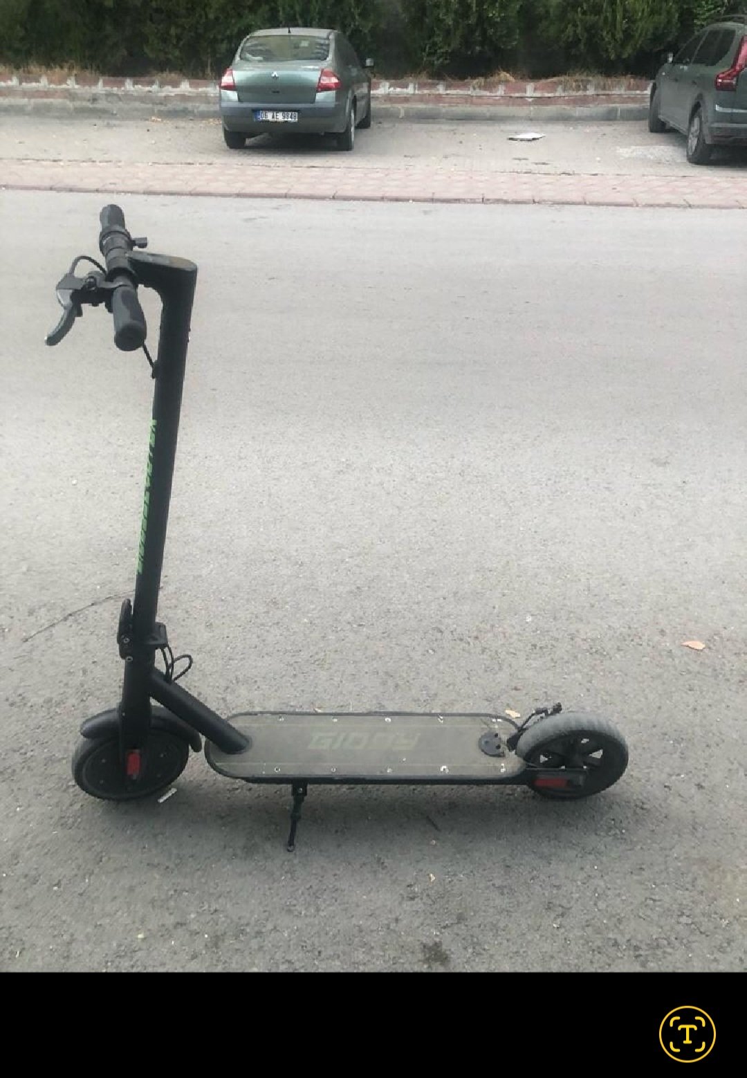 Giddy marka elektrikli scooter bataryası bitmiş