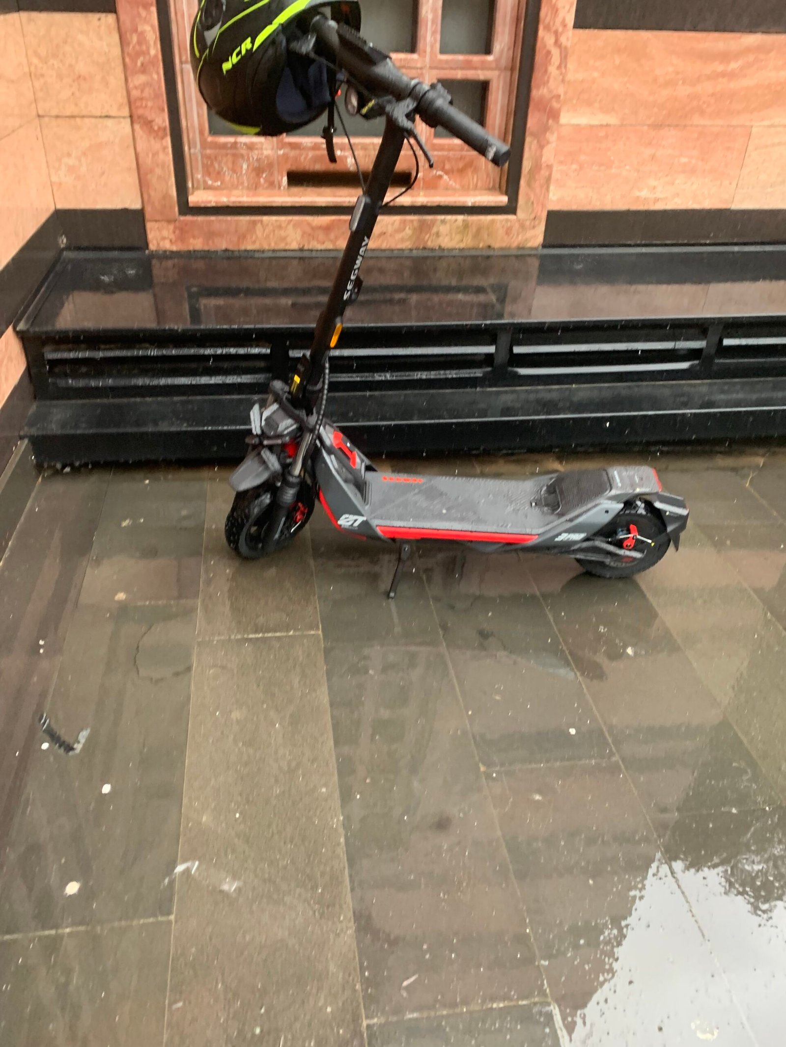 Segway Zt3 Pro (400KM) (Hor Kullanılmamış Teniz Hiçbir Sıkıntısı Yoktur)