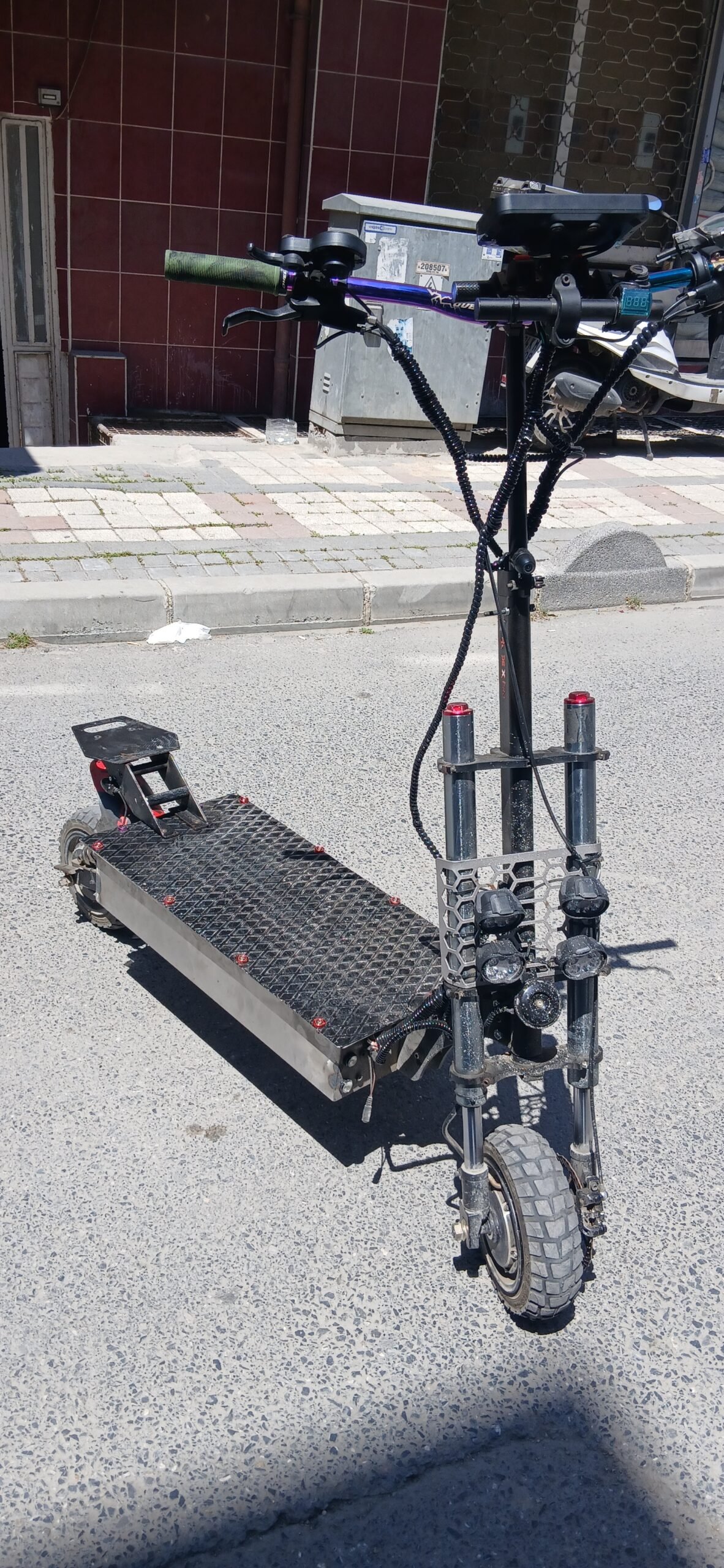 CUSTOM ELEKTRİKLİ SCOOTER
