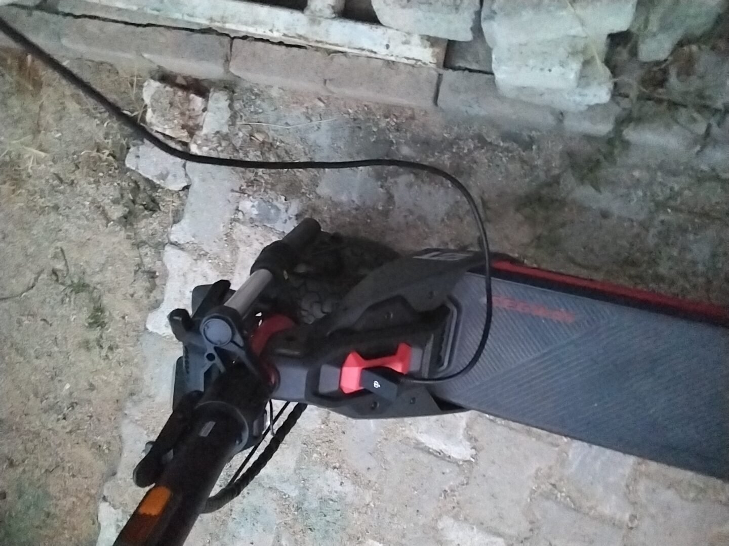 Ön süspansiyon çizik var başka bişe yok segway zt3 pro