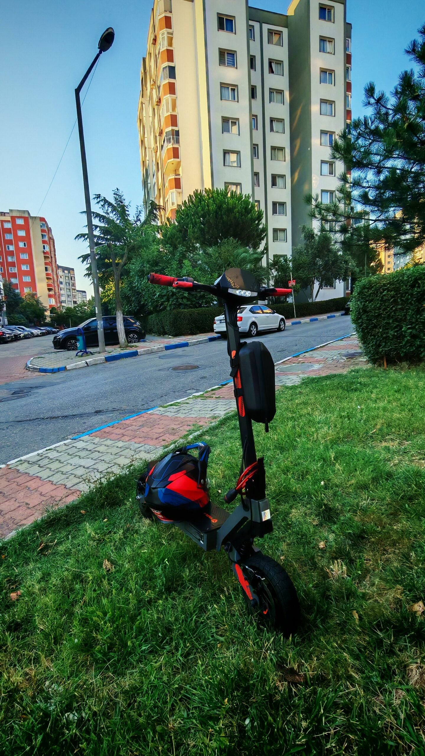 Masrafsız Yadea G10 | 57 Hız - 55 Km Menzil + Full Aksesuar
