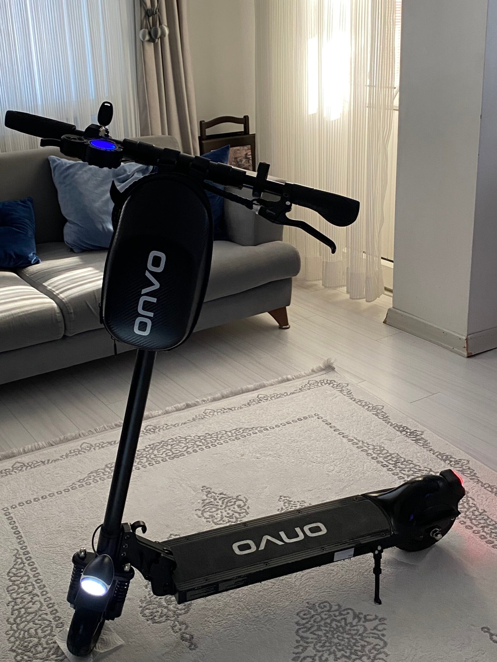 Temiz Çantalı ONVO 007X Elektrikli Scooter