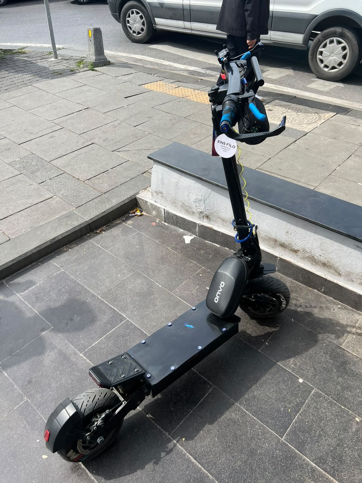 Onvo rx03 ıki yıl garantili faturası mevcuttur kilometresi 1000 kilometre.fotoğrafta gözüktüğü gibi belirleyecektir. Hiçbir yerinde 1 çizik bile yok gayet güzeldir ve motofilidir